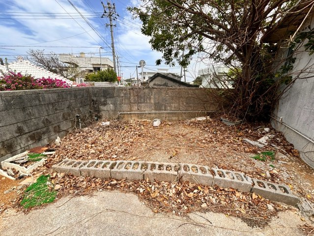 沖縄市嘉間良の外観