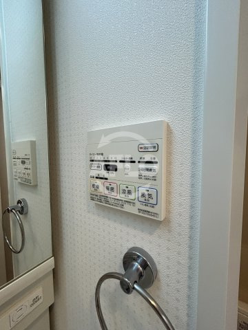 ラルシェパルク新大阪の洗面所|浴室乾燥機