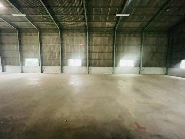 野間町加藤倉庫の内装