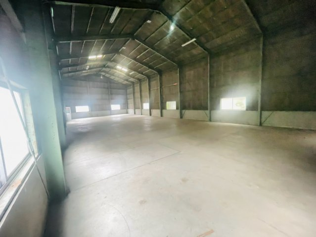 野間町加藤倉庫の内装