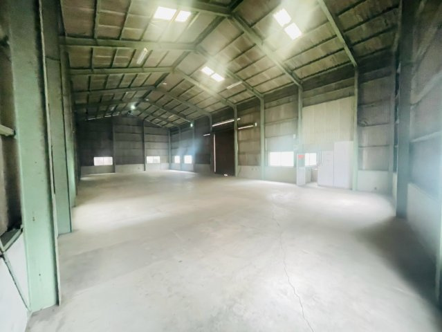野間町加藤倉庫の内装