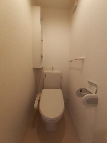 【トイレ】 | ソレアードコスタ | 落ち着いた色調のトイレです