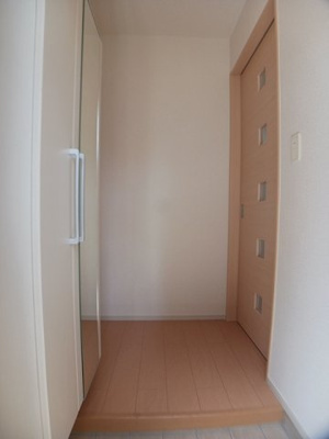 【玄関】 | プライムコート　川西 | シンプルで使いやすい玄関です