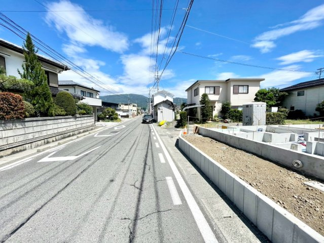 塩尻市大門五番町第１の前面道路含む現地写真