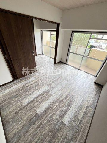 東大阪市今米２丁目の賃貸マンションの洋室