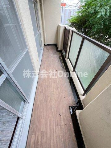 東大阪市今米２丁目の賃貸マンションのバルコニー