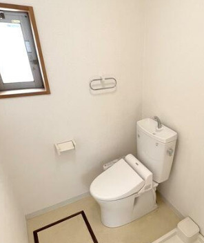 中野区新井１丁目のアパートのトイレ