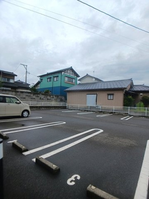 【駐車場】 | メイプル　ヴィラ | 駐車場があります