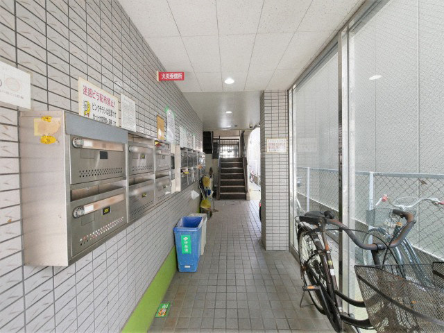 ウィステリア北島２号館のロビー