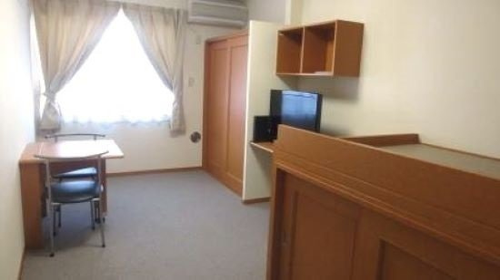 【寝室】 | レオパレスいずみ | 使い勝手のいい寝室です