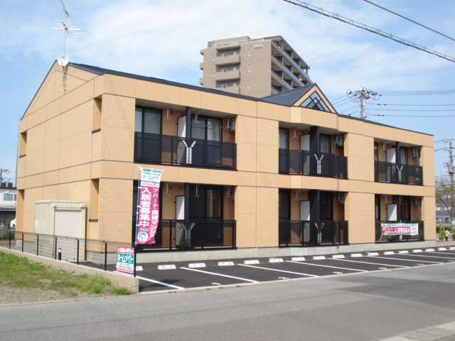 【外観】 | ルミエール | 外観写真（昼）