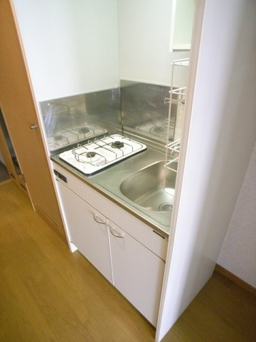 ダイナコートエスタディオ東公園Ⅲ　7階のキッチン|別号室です。現状優先です。
