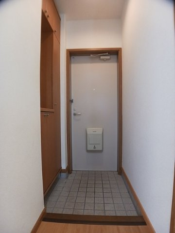 【玄関】 | ドゥリームタウン | 明るい玄関です