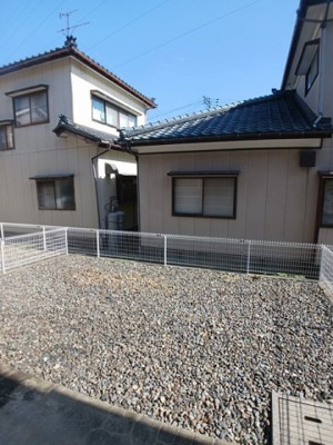 【庭】 | カメリアコートＤ | お庭で自由な時間を過ごせます