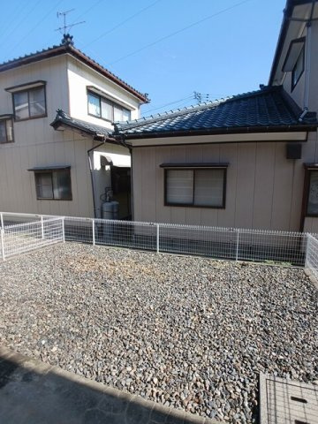 【庭】 | カメリアコートＤ | お庭で自由な時間を過ごせます
