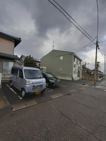 【駐車場】 | シヴェール | カースペースがあります