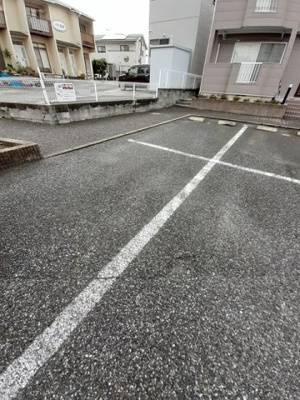 【駐車場】 | メゾンパルテール　Ｂ | 駐車場に車を止められます