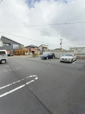 【駐車場】 | エアーウエスト | カースペースがあります