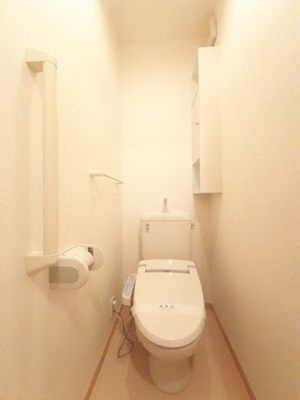 【トイレ】 | プルメリアⅢ | 清潔感のあるトイレです