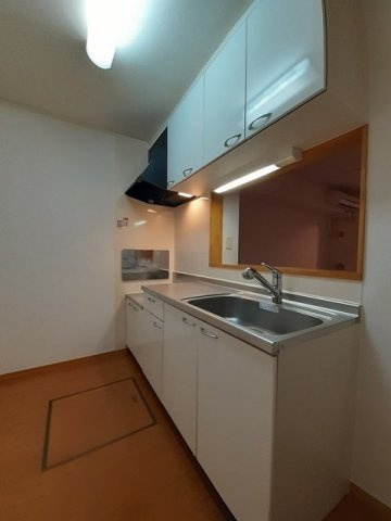 【キッチン】 | クレスト藤 | コンパクトなキッチンで掃除もラクラク