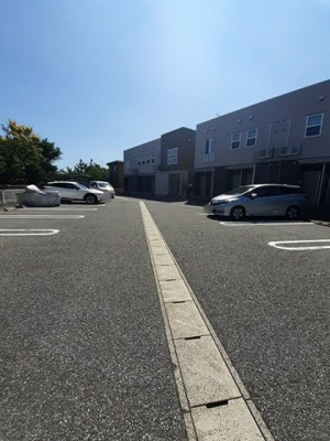 【駐車場】 | カーサ　レガーロⅡ | 駐車場に車を止められます