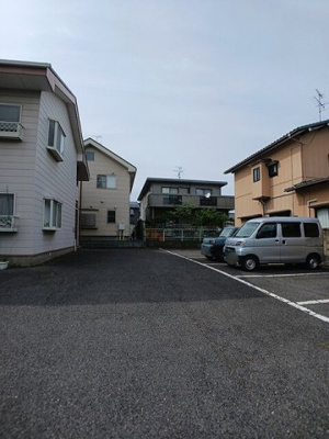 【駐車場】 | エルディム有楽 | 駐車場があるので、車を買う予定の方も安心です