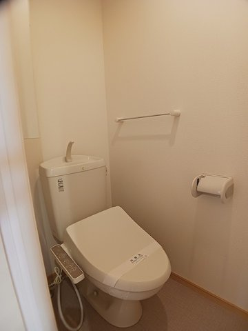 【トイレ】 | プルメリアⅣ | ゆったりとした空間のトイレです