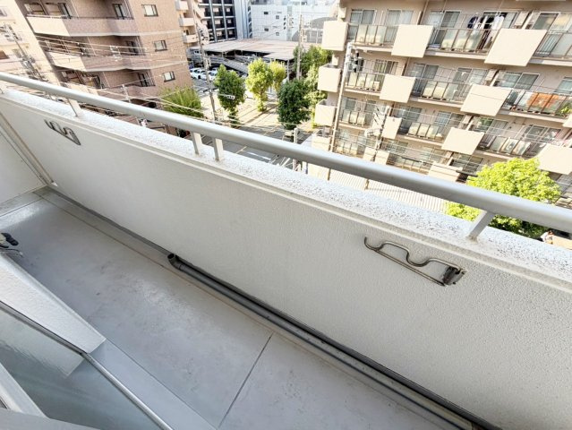 リアライズ江坂のバルコニー