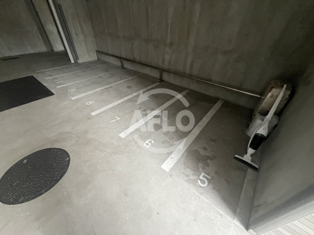 エスリード江坂アンムートの内装|バイク置き場