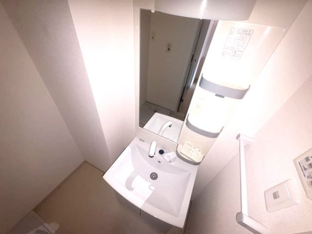 エルソル江坂の独立洗面台