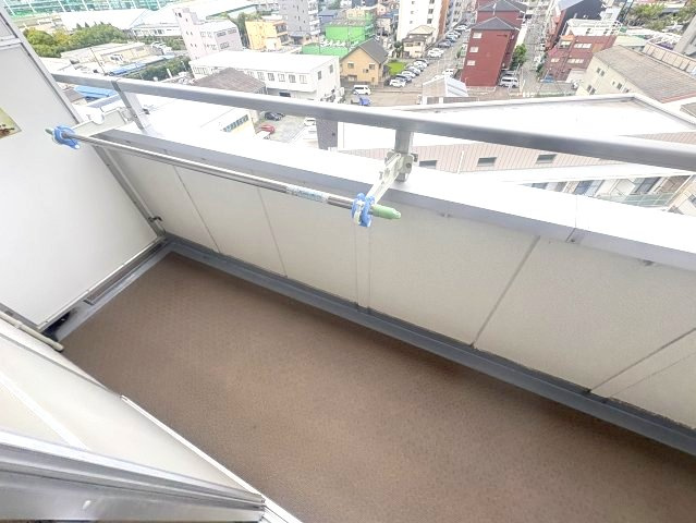 エルソル江坂のバルコニー