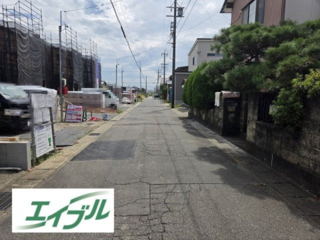 小牧市多気北町　新築戸建　５号棟の前面道路含む現地写真