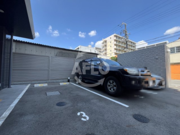 エスリードレジデンス江坂垂水町の駐車場|エスリードレジデンス江坂垂水町　駐車場
