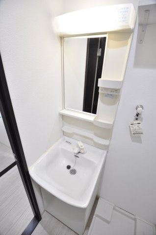 大阪市旭区高殿３丁目の賃貸マンションの洗面所