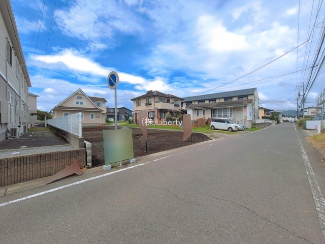 つくば市花畑3丁目　新築戸建　B号棟の前面道路含む現地写真