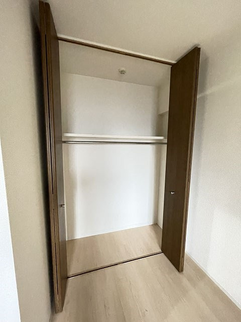 尼崎市上ノ島町１丁目の賃貸マンションの収納