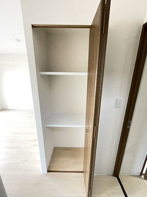 尼崎市上ノ島町１丁目の賃貸マンションの収納
