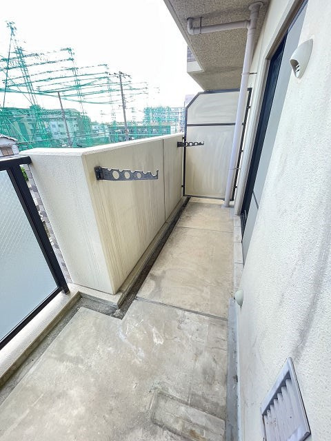尼崎市上ノ島町１丁目の賃貸マンションのバルコニー