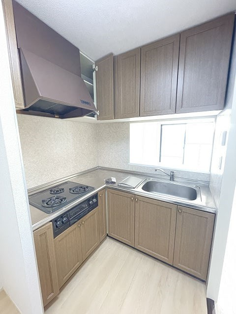 尼崎市上ノ島町１丁目の賃貸マンションのキッチン