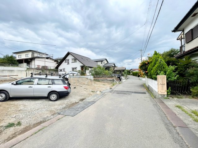松本市寿台第１の前面道路含む現地写真