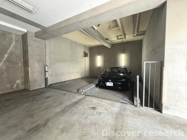 マイキャッスル立川エクセレントステージの駐車場|駐車場
敷地内に機械式駐車場を完備。雨風の影響を受けにくい屋内型で、大切な愛車を安心して保管できます。マンション居住者に嬉しい便利な設備です。