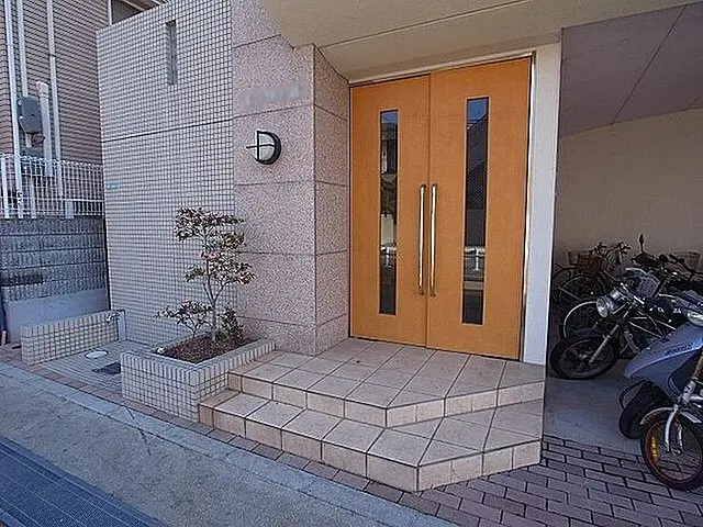 エクリュー2のエントランス
