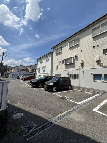 滝本ハイツB棟の駐車場