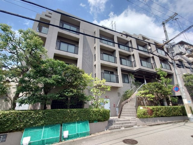 ロイヤル苦楽園の外観