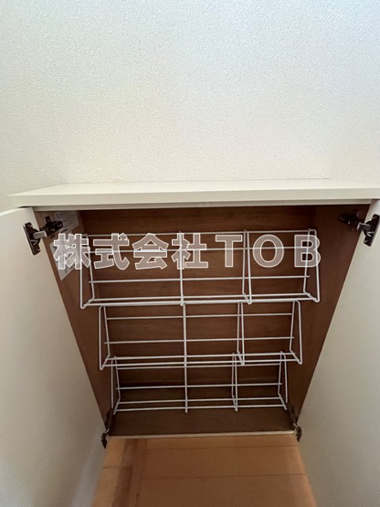 【その他】 | 井の頭グリーンハイム-3階のみ女性限定- | シューズボックス※同間取り反転タイプ写真です