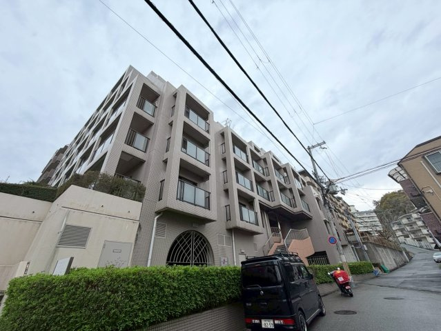 ロイヤル苦楽園の外観