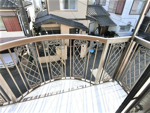 くぬぎ山一戸建貸家のバルコニー