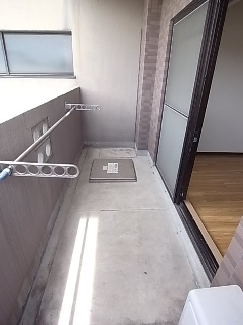 尼崎市南武庫之荘３丁目の賃貸マンションのバルコニー