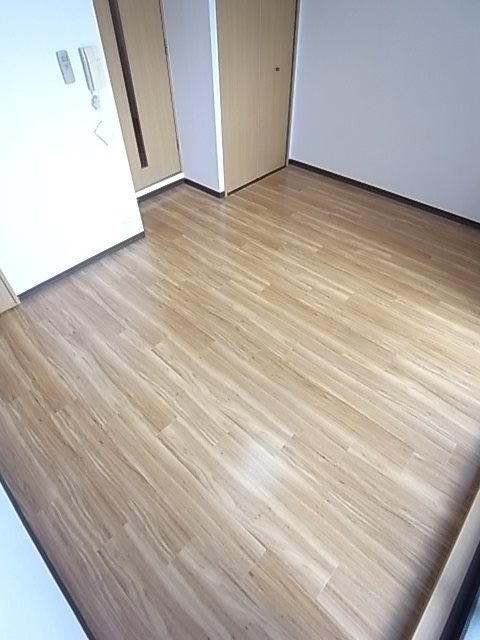 尼崎市南武庫之荘３丁目の賃貸マンションの居間・リビング