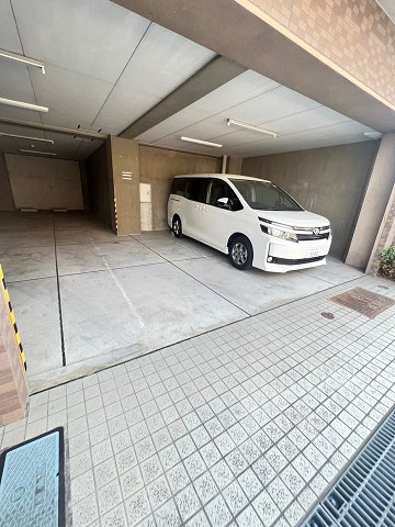 尼崎市南武庫之荘３丁目の賃貸マンションの駐車場